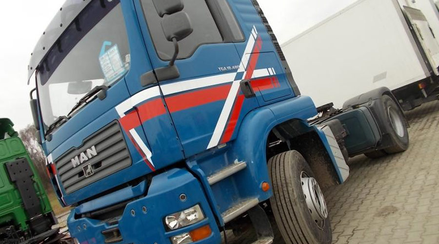 автомобили авто грузовики полуприцепы прицепы бу из Польши Европы